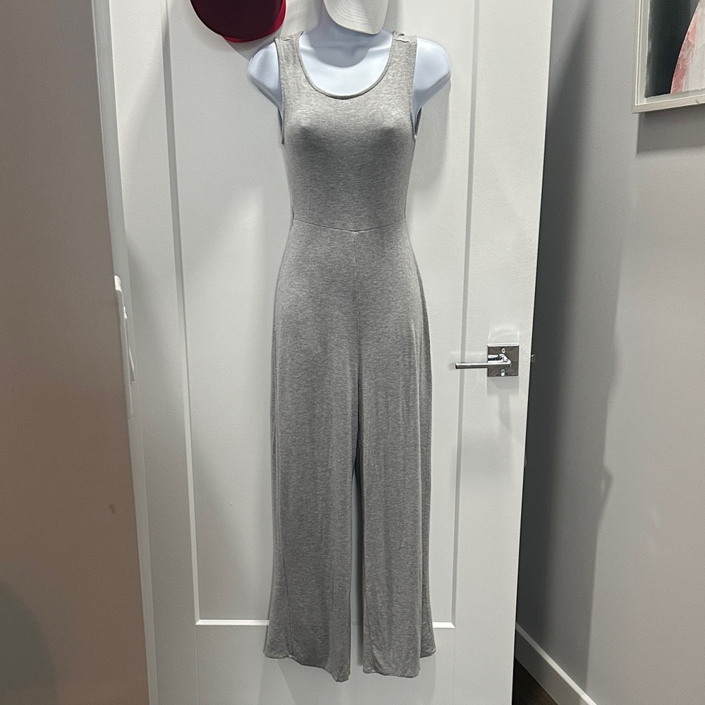 Elegant Silver Sleeveless Jumpsuit